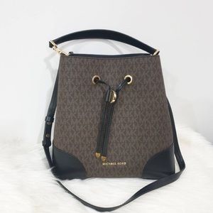 MK Mercer Gallery Medium Logo Shoulder Bag